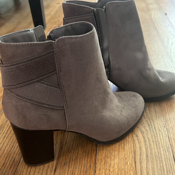 A New Day Brand New Heeled Booties - Picture 2 of 3